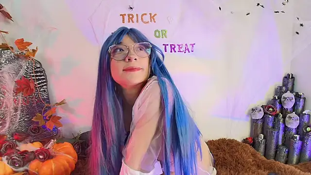 Cloe Leee online show from 19, 10, 2025