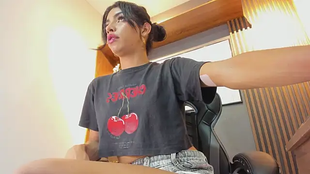 Alahia Rodriguez online show from 16, 1, 2026