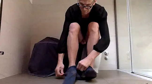 Asia Pantyhosed online show from 21, 1, 2025