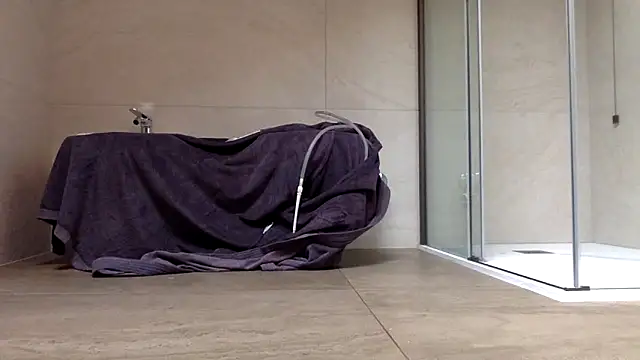 Asia Pantyhosed online show from 21, 3, 2025