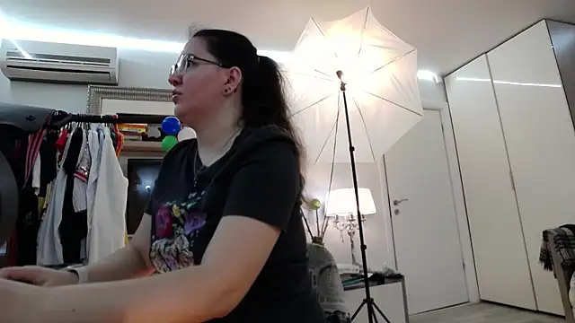 ILoveToFeelU online show from 5, 3, 2025