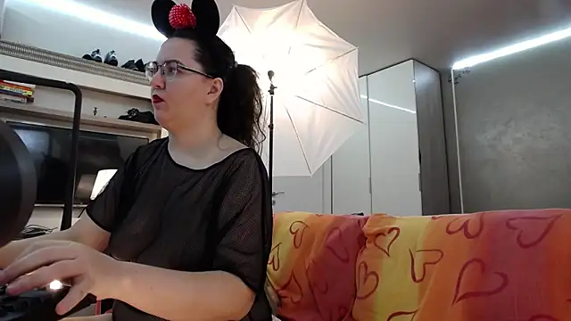 ILoveToFeelU online show from 1, 11, 2025