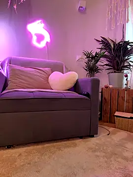 Snapshot of Mia_Railey chatting on 8, 9, 2025 Mia Railey online show from 8, 9, 2025