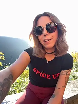 Snapshot of Mia_Railey chatting on 4, 11, 2025 Mia Railey online show from 4, 11, 2025