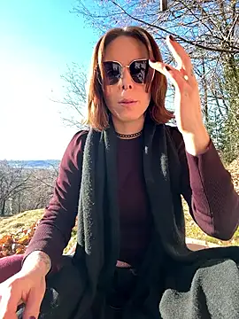 Mia Railey online show from 11, 1, 2026