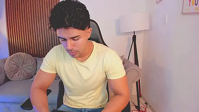 Snapshot of liam_collins21 chatting on 26, 10, 2025 liam collins21 online show from 26, 10, 2025