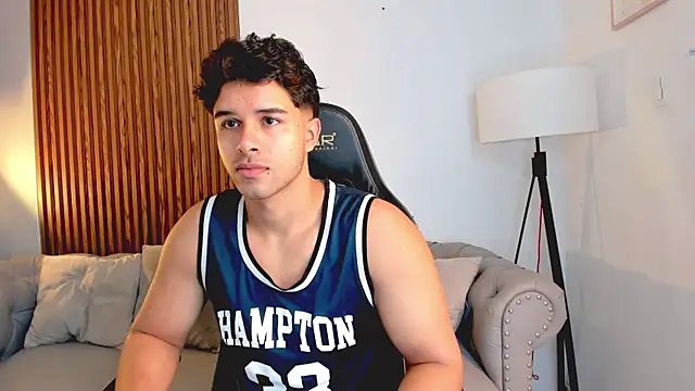 Snapshot of liam_collins21 chatting on 8, 11, 2025 liam collins21 online show from 8, 11, 2025