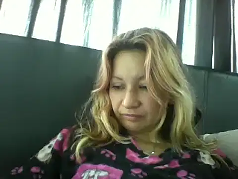 Paulita x3 online show from 28, 2, 2025