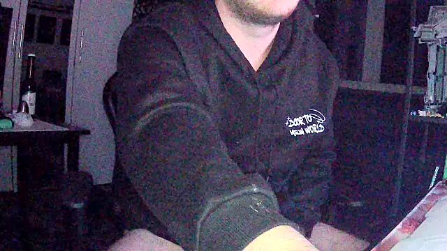 Snapshot of Longcock3345 chatting on 21, 10, 2025 Longcock3345 online show from 21, 10, 2025