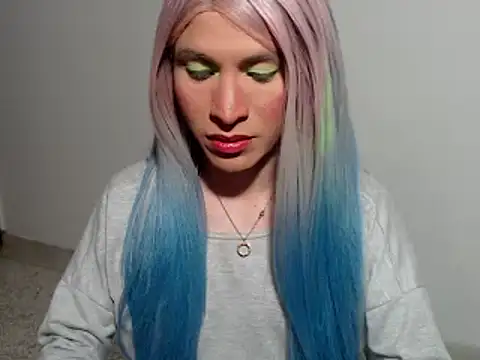 Snapshot of HugeDanex chatting on 22, 11, 2025 HugeDanex online show from 22, 11, 2025