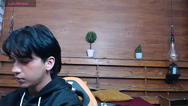 Snapshot of alex_477 chatting on 5, 11, 2025 alex 477 online show from 5, 11, 2025