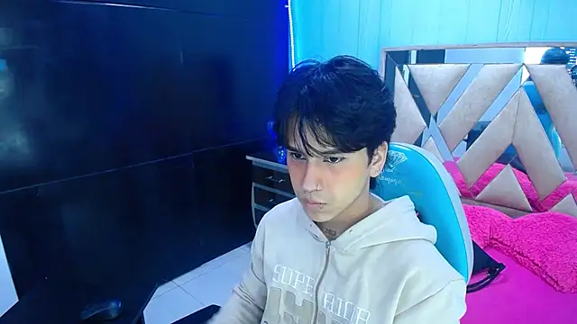 Snapshot of alex_477 chatting on 13, 11, 2025 alex 477 online show from 13, 11, 2025