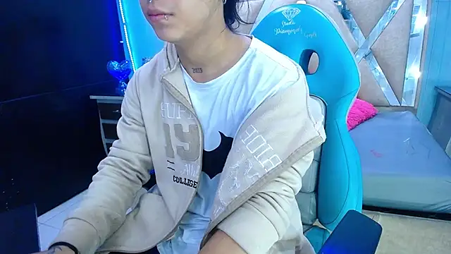 Snapshot of alex_477 chatting on 17, 11, 2025 alex 477 online show from 17, 11, 2025