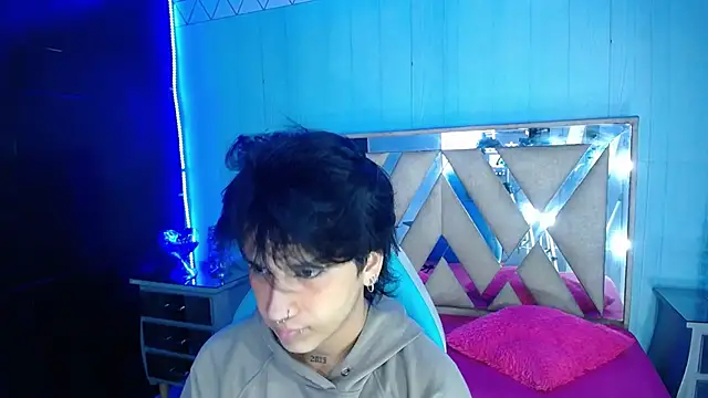 Snapshot of alex_477 chatting on 24, 11, 2025 alex 477 online show from 24, 11, 2025