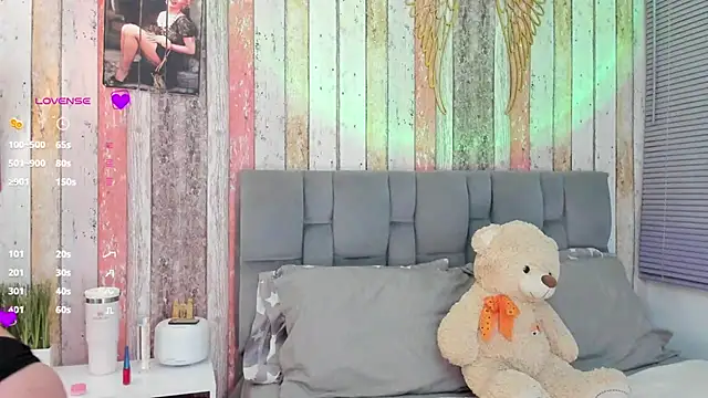 Gigi-bom online show from 3, 2, 2025