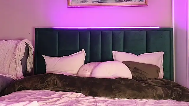 JoanneGG online show from 18, 2, 2025