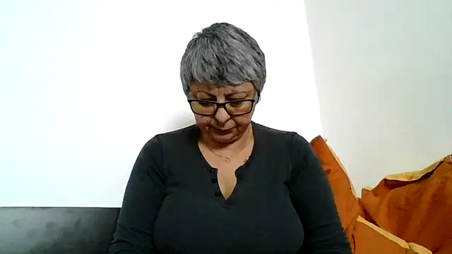 roseblak42 online show from 18, 2, 2026