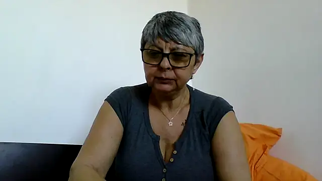 roseblak42 online show from 6, 4, 2026