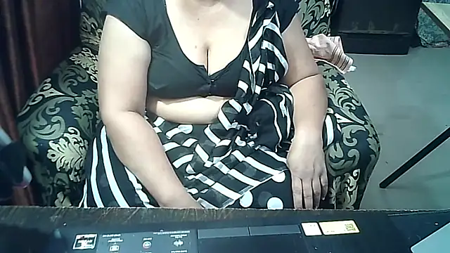 Snapshot of Punambhabisexy chatting on 8, 11, 2025 Punambhabisexy online show from 8, 11, 2025