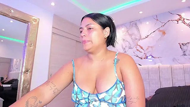 kiana cream online show from 7, 11, 2025