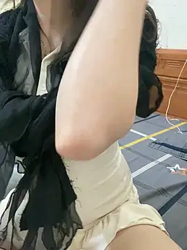 Snapshot of Ruby_bear chatting on 9, 3, 2025 Ruby bear online show from 9, 3, 2025