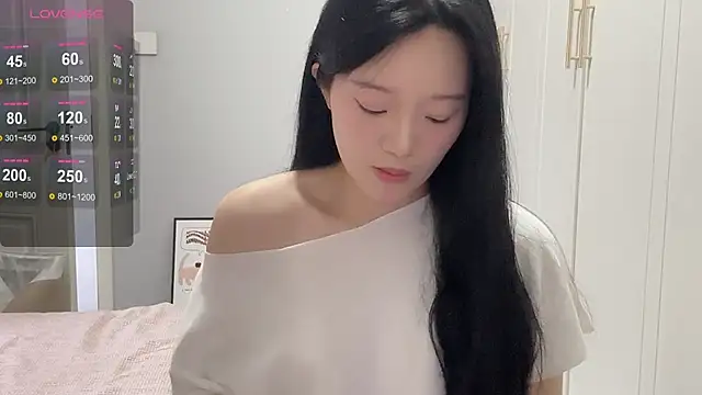 Snapshot of rose-u chatting on 28, 9, 2025 rose-u online show from 28, 9, 2025