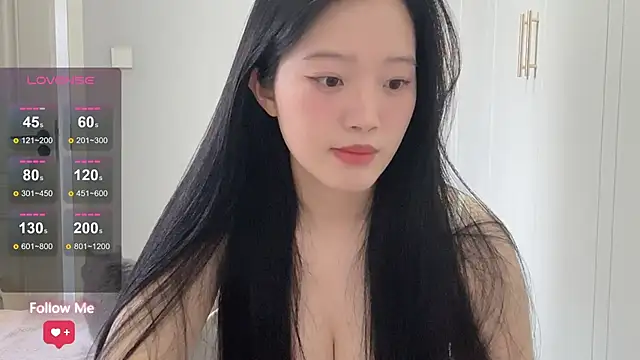 Snapshot of rose-u chatting on 5, 12, 2025 rose-u online show from 5, 12, 2025