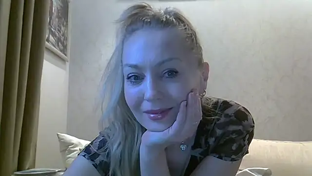 Snapshot of ZarinaSwift chatting on 30, 4, 2026 ZarinaSwift online show from 30, 4, 2026