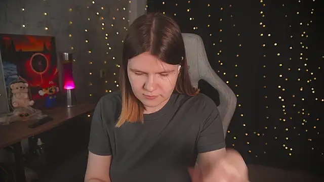 Snapshot of cuteamberlyyy chatting on 3, 11, 2025 cuteamberlyyy online show from 3, 11, 2025