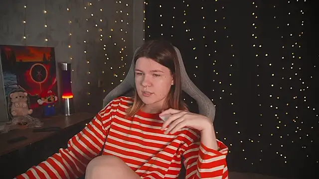 Snapshot of cuteamberlyyy chatting on 8, 11, 2025 cuteamberlyyy online show from 8, 11, 2025