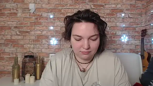Snapshot of Amelia_Kiss_ chatting on 2, 1, 2025 Amelia Kiss online show from 2, 1, 2025