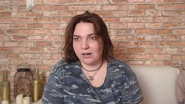 Snapshot of Amelia_Kiss_ chatting on 4, 1, 2025 Amelia Kiss online show from 4, 1, 2025