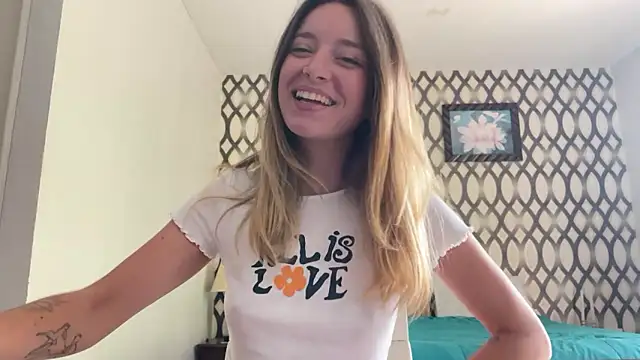 SirenaBelle online show from 15, 2, 2025