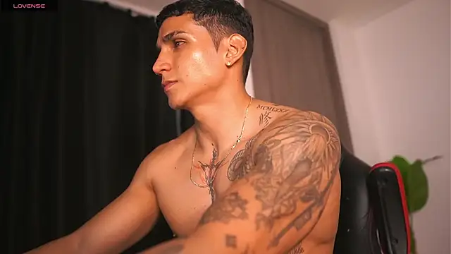 Snapshot of muscle_boyhorny chatting on 15, 2, 2025 muscle boyhorny online show from 15, 2, 2025