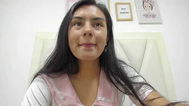 atilanadiaz7 online show from 6, 2, 2026