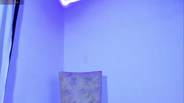 Snapshot of Camila_Coxx chatting on 19, 2, 2025 Camila Coxx online show from 19, 2, 2025