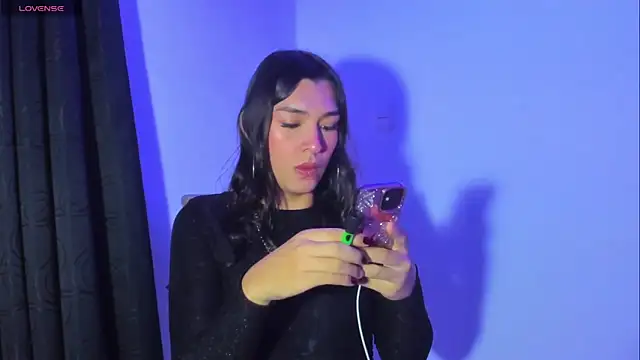 Snapshot of Camila_Coxx chatting on 4, 3, 2025 Camila Coxx online show from 4, 3, 2025