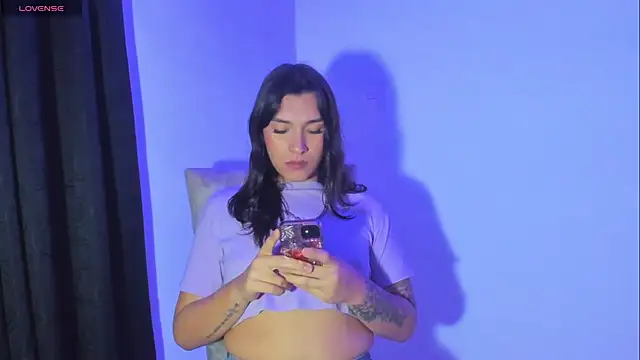 Snapshot of Camila_Coxx chatting on 12, 3, 2025 Camila Coxx online show from 12, 3, 2025