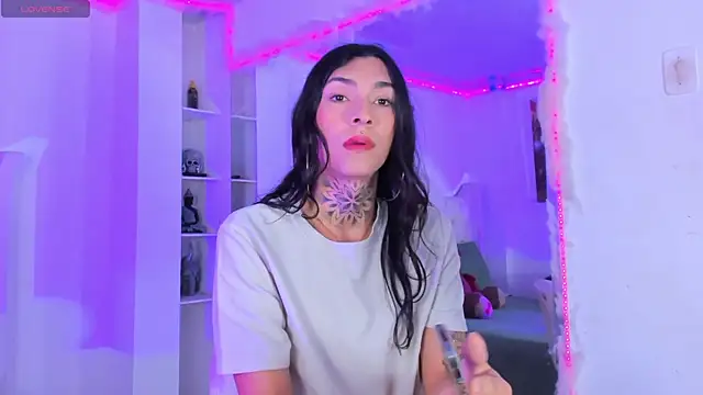 Snapshot of Camila_Coxx chatting on 10, 10, 2025 Camila Coxx online show from 10, 10, 2025