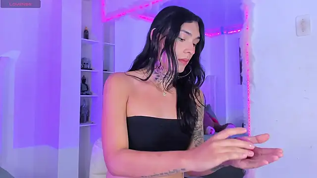 Snapshot of Camila_Coxx chatting on 11, 10, 2025 Camila Coxx online show from 11, 10, 2025