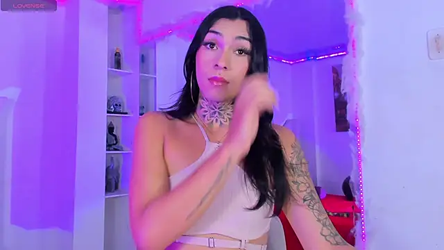 Snapshot of Camila_Coxx chatting on 19, 10, 2025 Camila Coxx online show from 19, 10, 2025