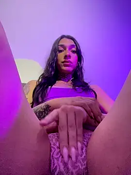 Snapshot of Camila_Coxx chatting on 25, 11, 2025 Camila Coxx online show from 25, 11, 2025