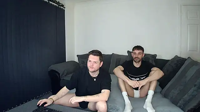 Snapshot of twotwinkhusbandss chatting on 10, 12, 2024 twotwinkhusbandss online show from 10, 12, 2024