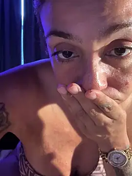 Snapshot of cabrooonaaa chatting on 14, 12, 2025 cabrooonaaa online show from 14, 12, 2025