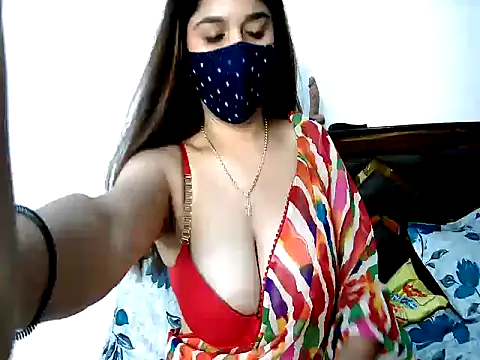 Snapshot of Gloie4u chatting on 9, 6, 2026 Gloie4u online show from 9, 6, 2026