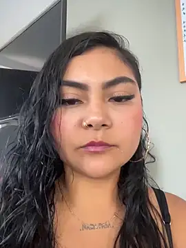 Snapshot of Juli_Walker chatting on 6, 5, 2026 Juli Walker online show from 6, 5, 2026