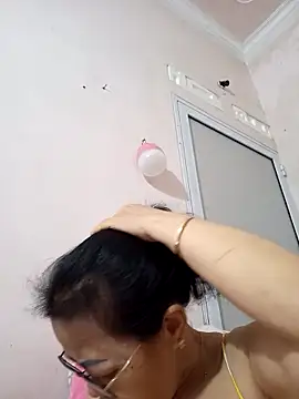 Hotestlove online show from 11, 4, 2026