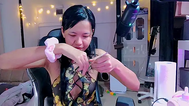 Kana G online show from 17, 2, 2025