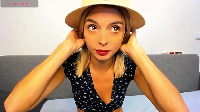  ellen meow  online show from 25, 9, 2025