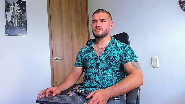 Snapshot of AndrewDiaz chatting on 14, 9, 2025 AndrewDiaz online show from 14, 9, 2025